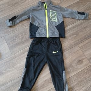 Nike neon fit 18 month for boy